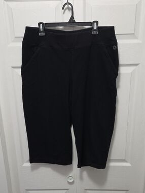 Active Zone 1x Women's Black Capri Active Pants with Comfort Waistband
